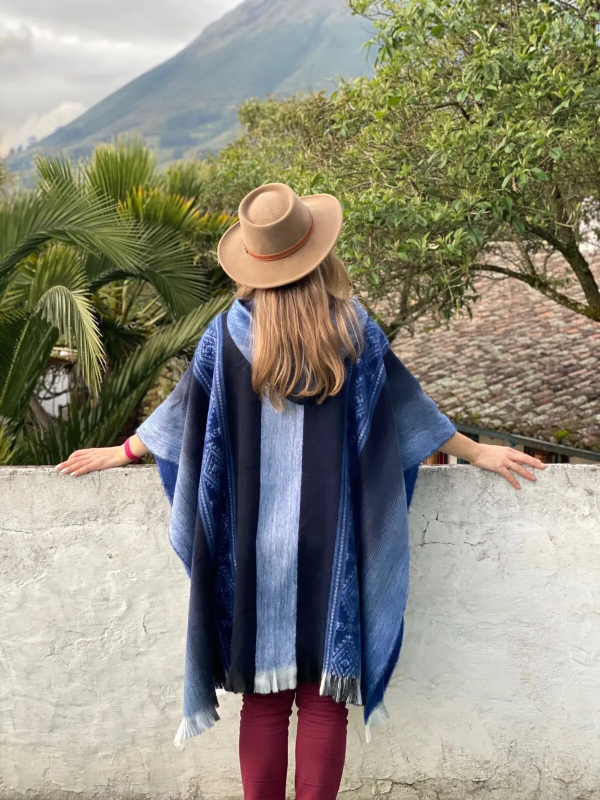 Chiriacu - Lightweight Baby Alpaca Hooded Poncho - Deep Blue - unisex