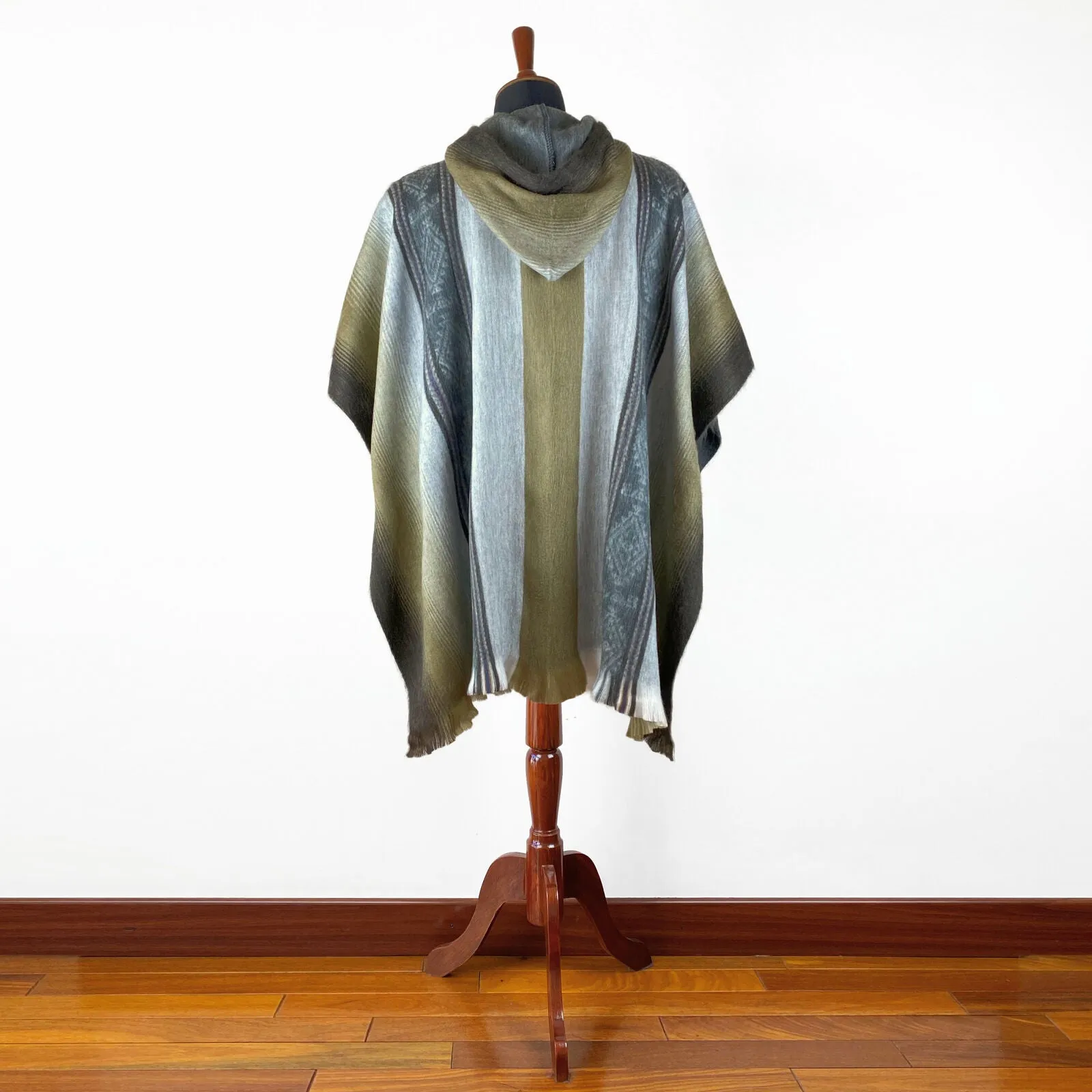 Curaray - Lightweight Baby Alpaca Hooded Poncho - Gray/Tobacco - Unisex