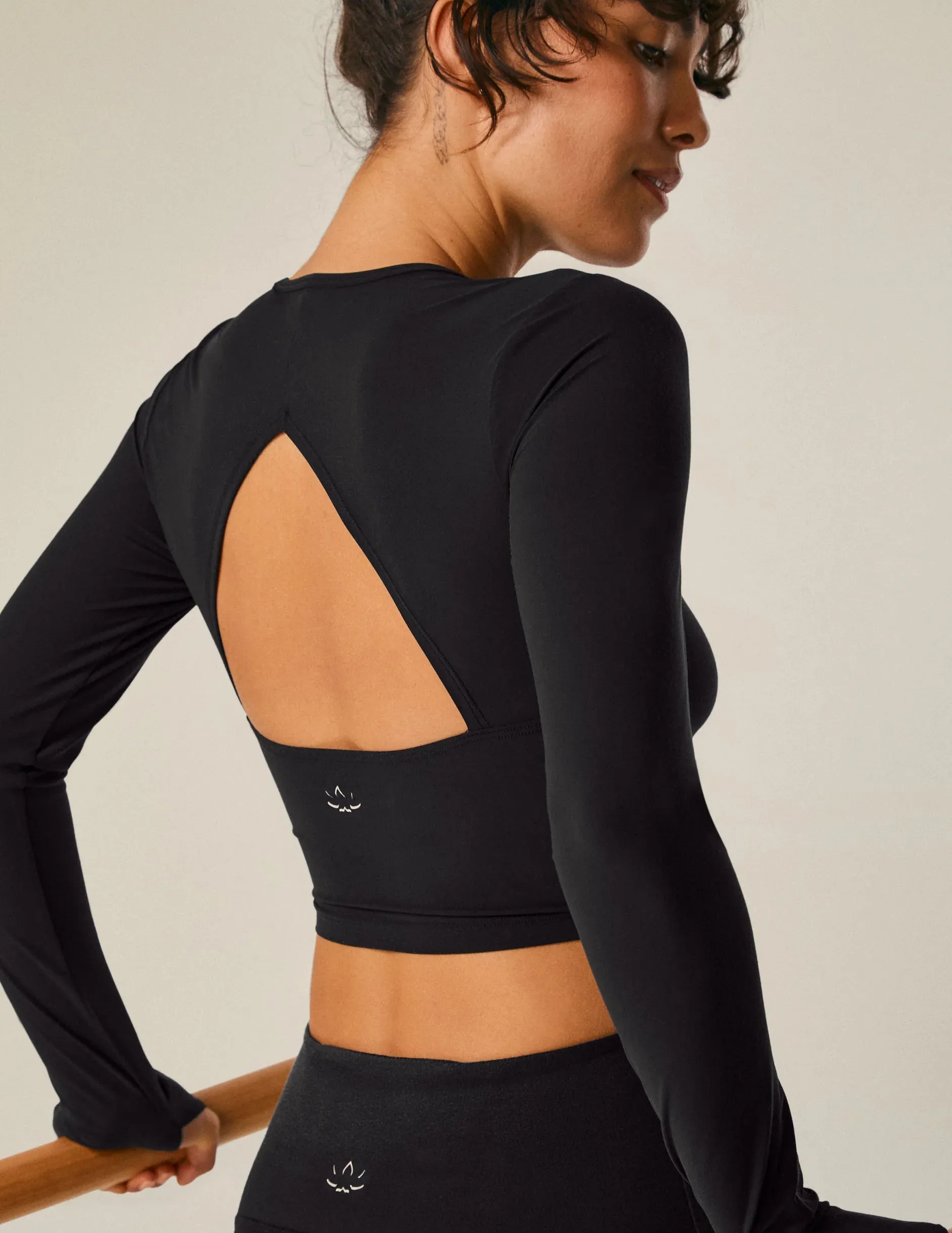 POWERBEYOND™ Lite Cardio Cropped Pullover