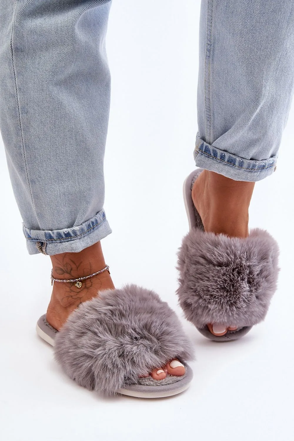 Slippers model 190666 Step in style