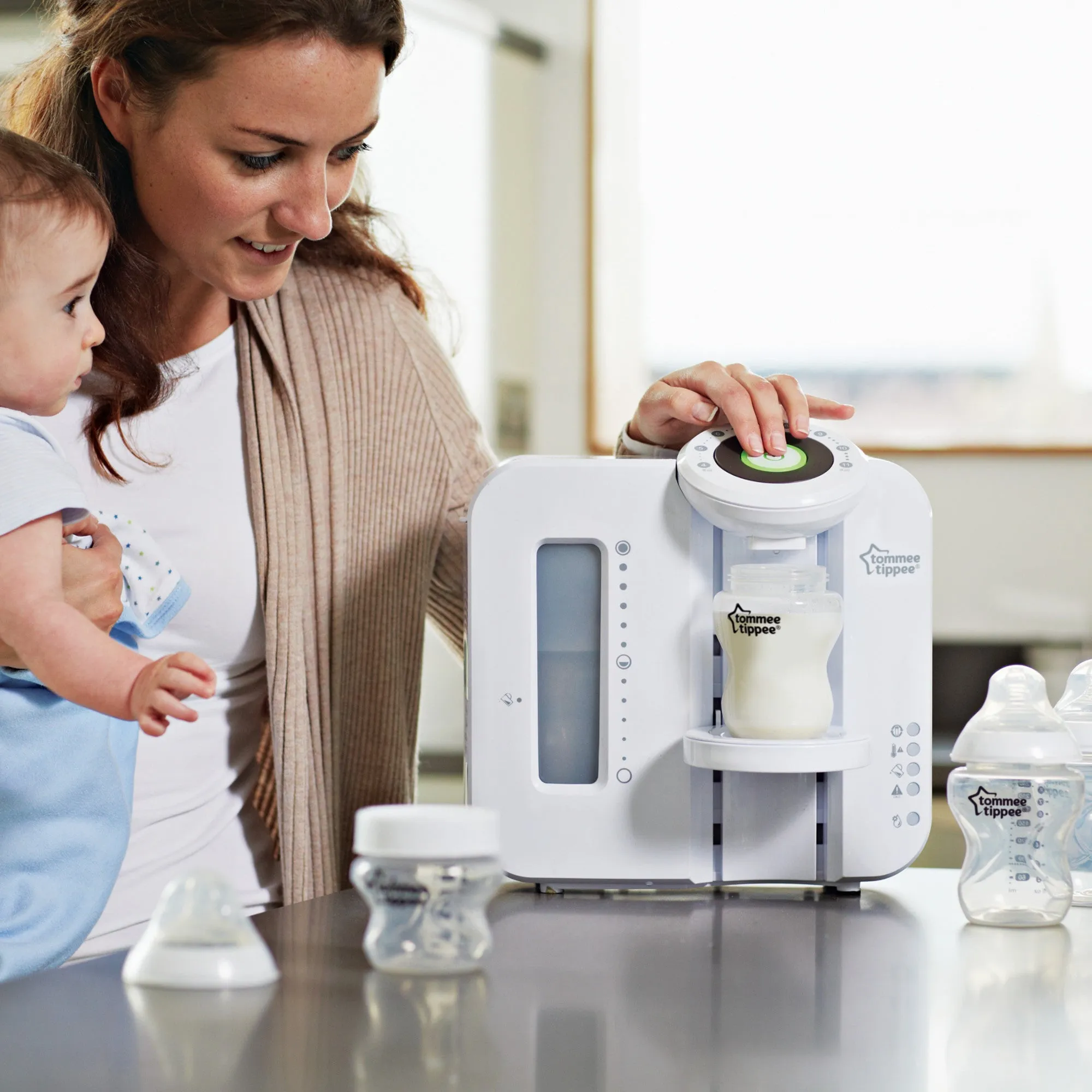 Tommee Tippee Closer to Nature Perfect Prep Machine - UK Plug