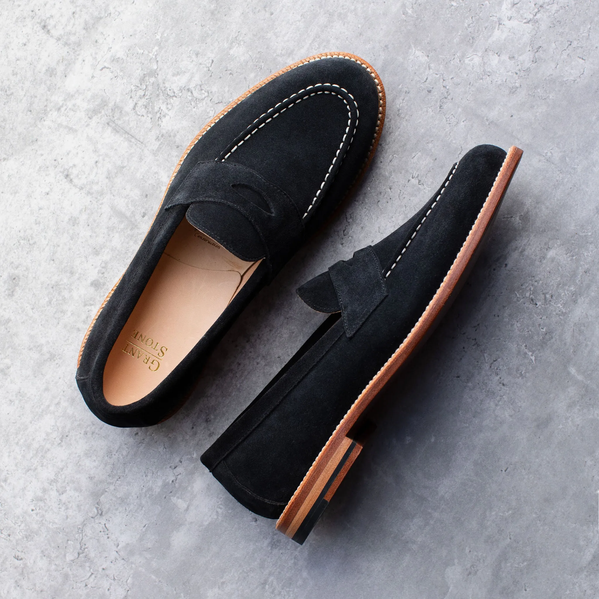 Traveler Penny Black Suede